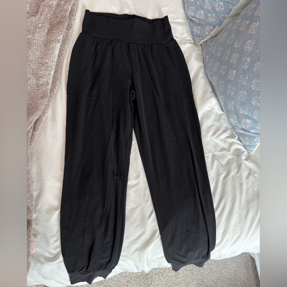 Athleta Black High-Waist Relaxed Joggers